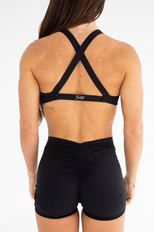 V Scrunch Short | Black