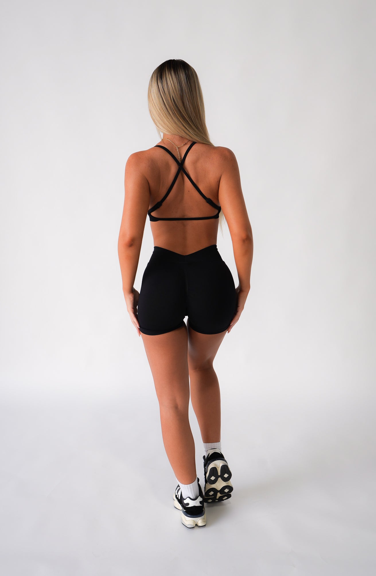 Core V Back Shorts | Black