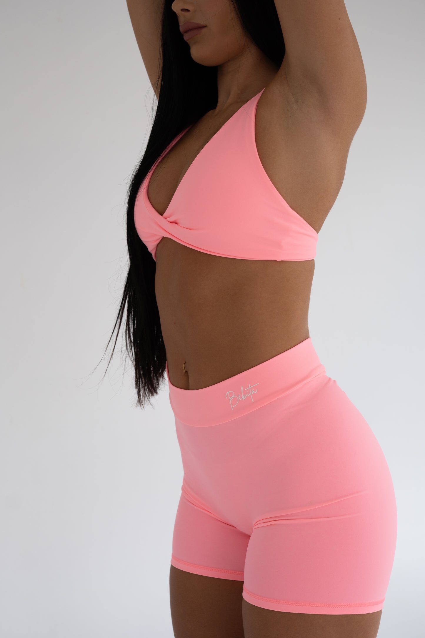 V Scrunch Short | Pink