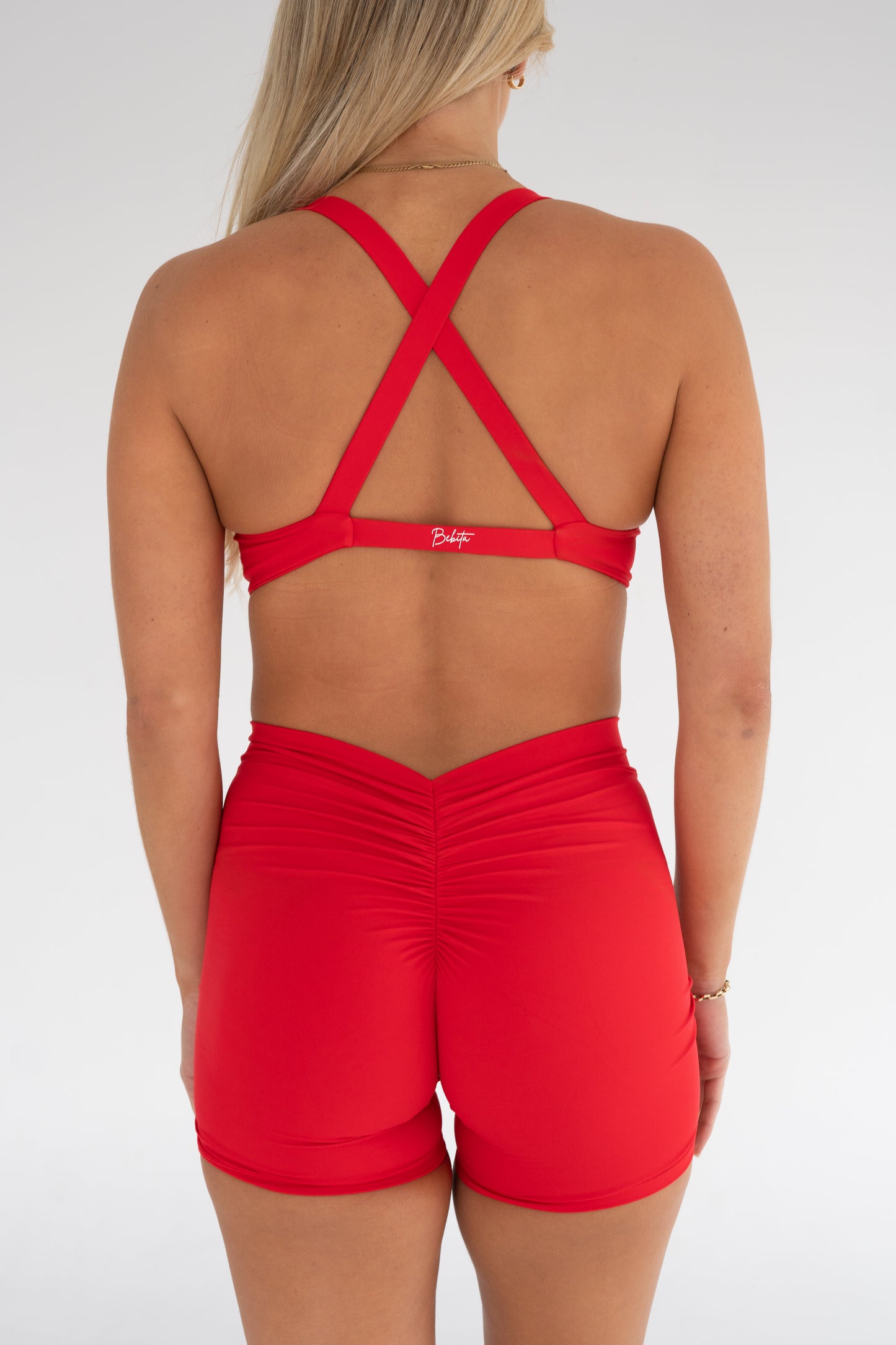 V Scrunch Short | Red